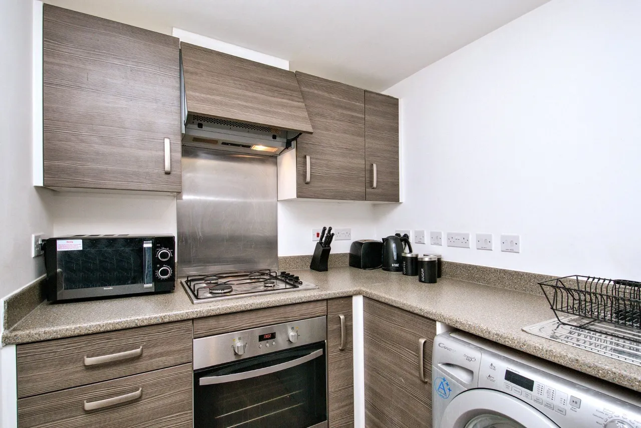 Gumley Road, Grays, Essex, RM20, photo 2