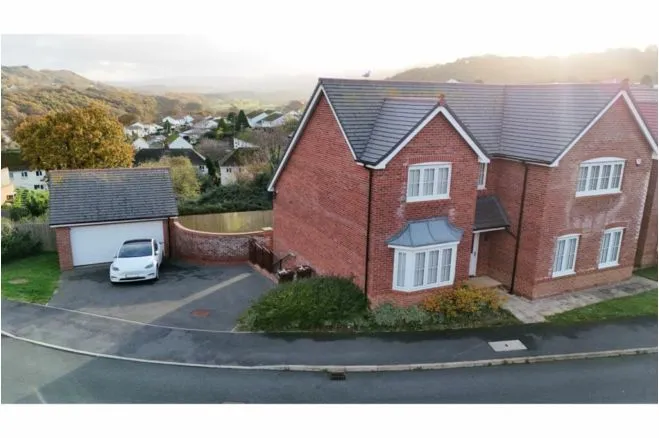 4 bed house for sale, Acrau Hirion, Conwy, LL32