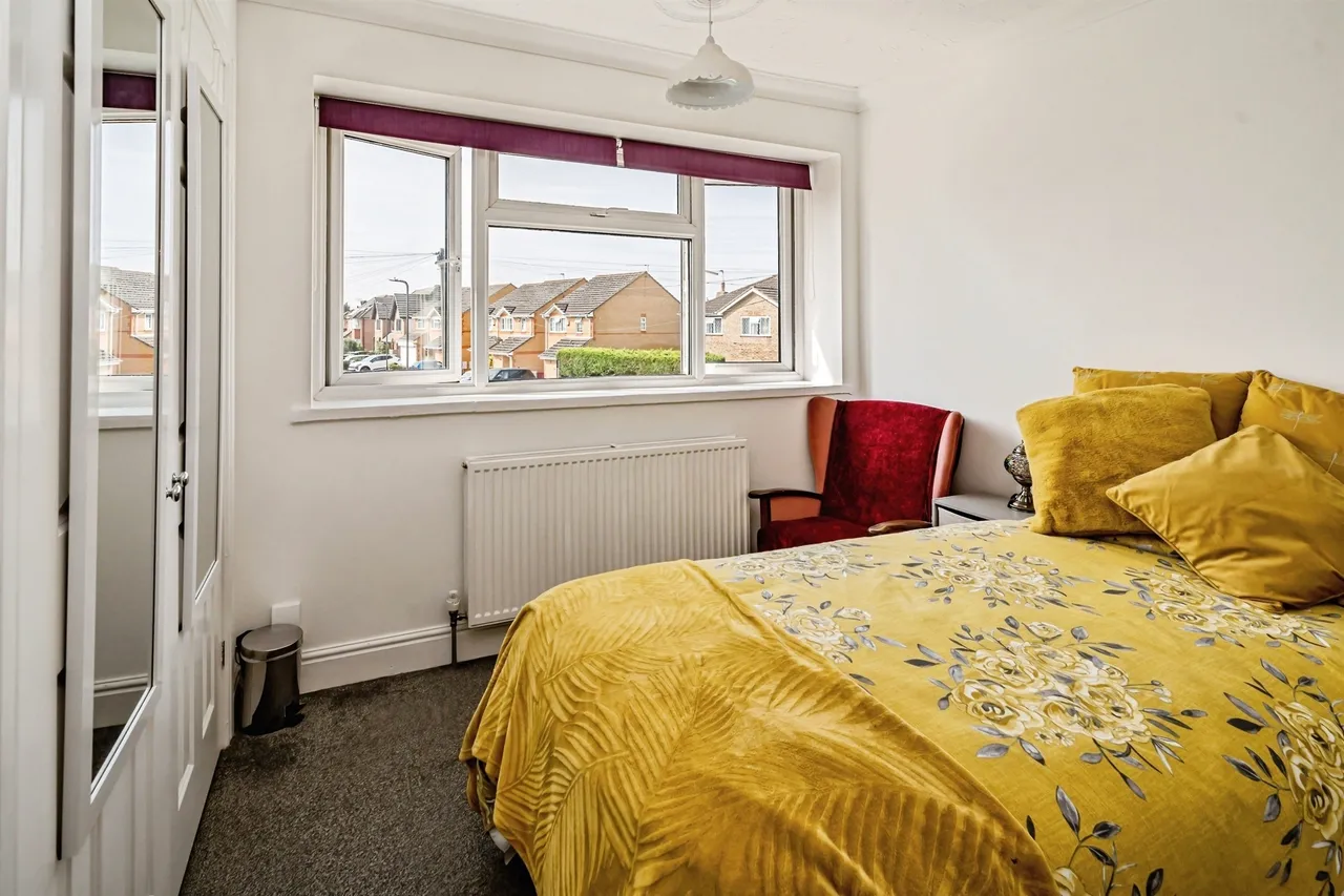 Abbotts Way, SLOUGH, photo 12
