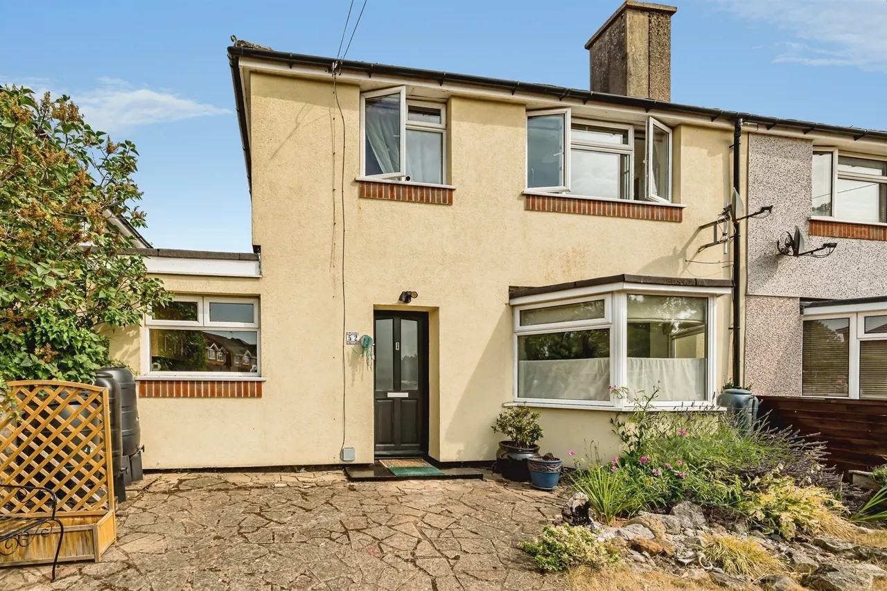 3 bed house for sale — Abbotts Way, SLOUGH