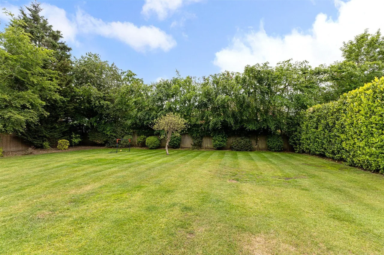 Fairmile Avenue, Cobham, Surrey, KT11, photo 6