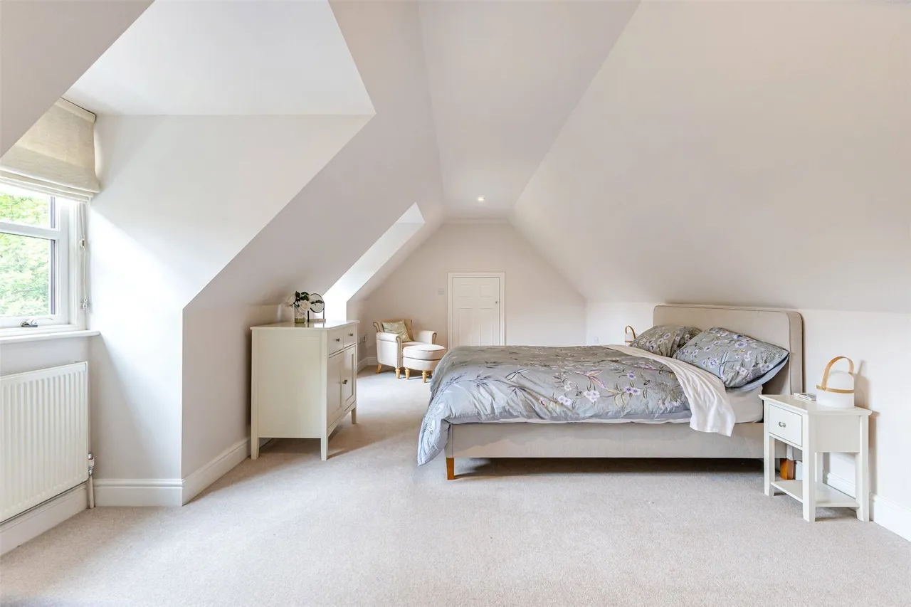 Fairmile Avenue, Cobham, Surrey, KT11, photo 8