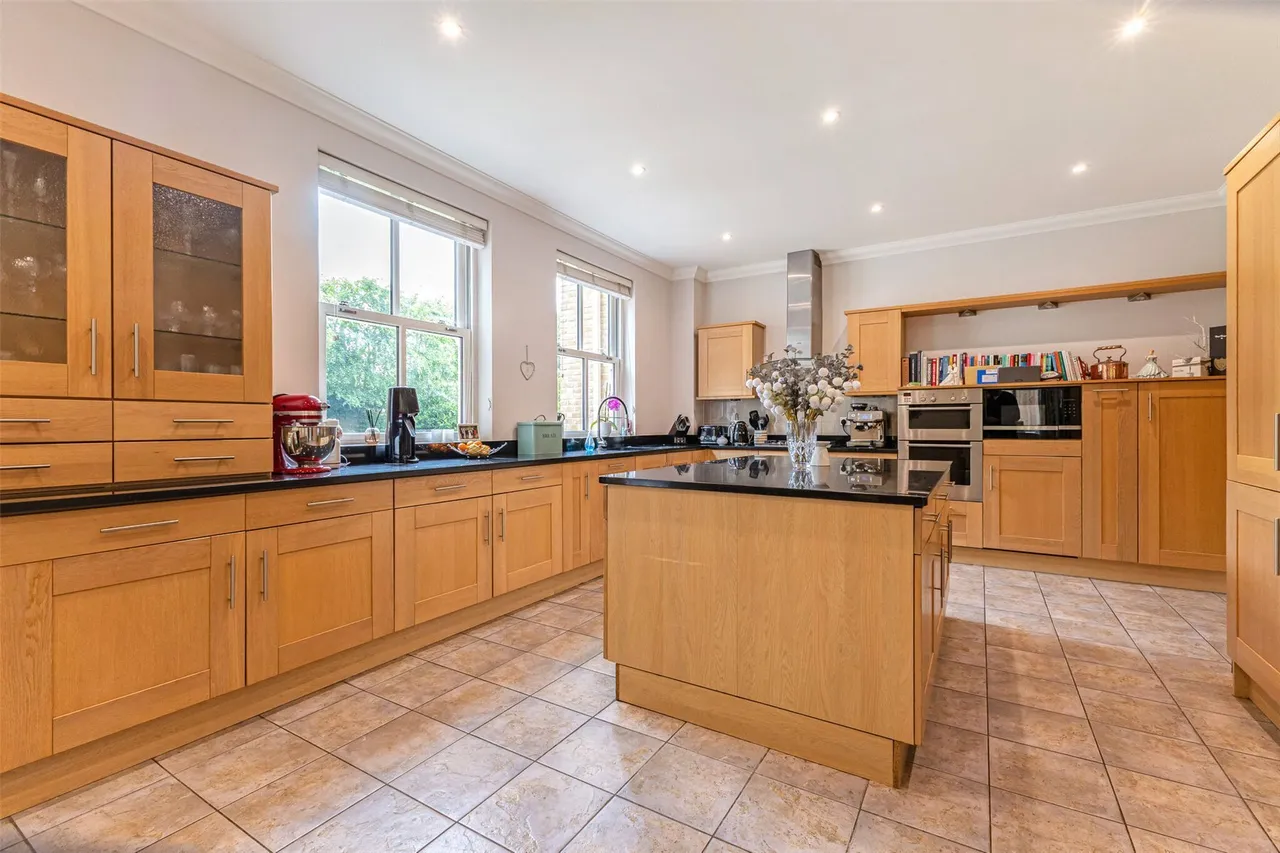 Fairmile Avenue, Cobham, Surrey, KT11, photo 12
