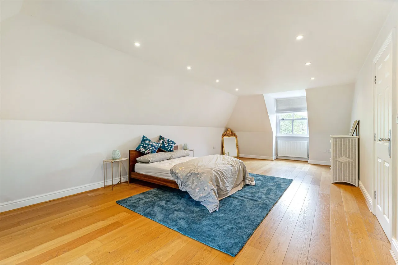 Fairmile Avenue, Cobham, Surrey, KT11, photo 11
