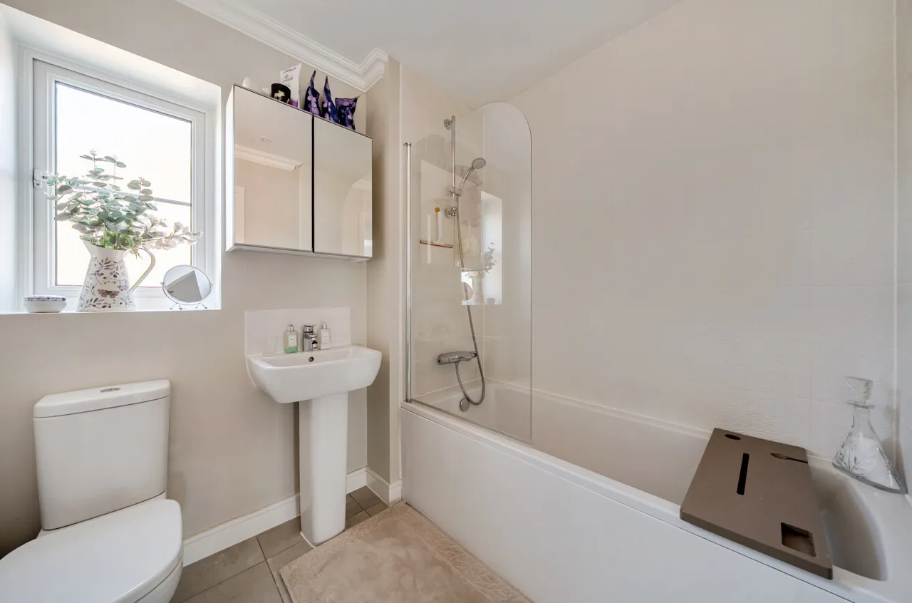 Hunstanton Drive, Binfield, Bracknell, Berkshire, RG42 4JA, photo 8