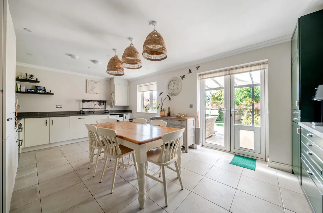 Hunstanton Drive, Binfield, Bracknell, Berkshire, RG42 4JA, photo 4