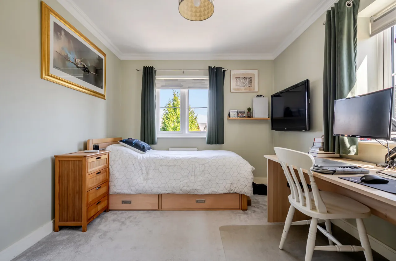 Hunstanton Drive, Binfield, Bracknell, Berkshire, RG42 4JA, photo 11