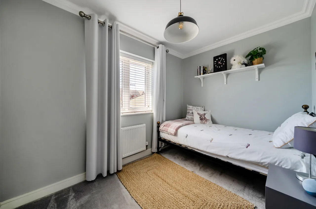 Hunstanton Drive, Binfield, Bracknell, Berkshire, RG42 4JA, photo 9