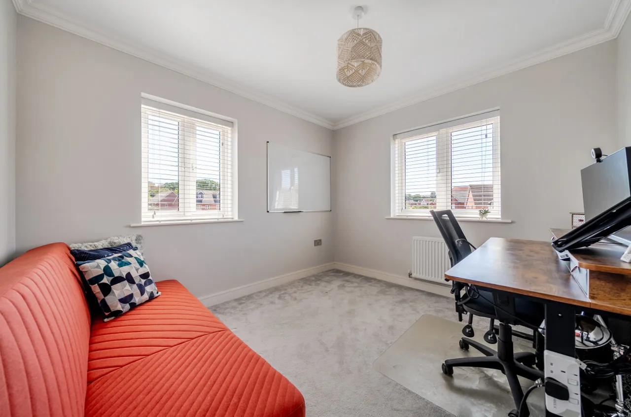 Hunstanton Drive, Binfield, Bracknell, Berkshire, RG42 4JA, photo 7