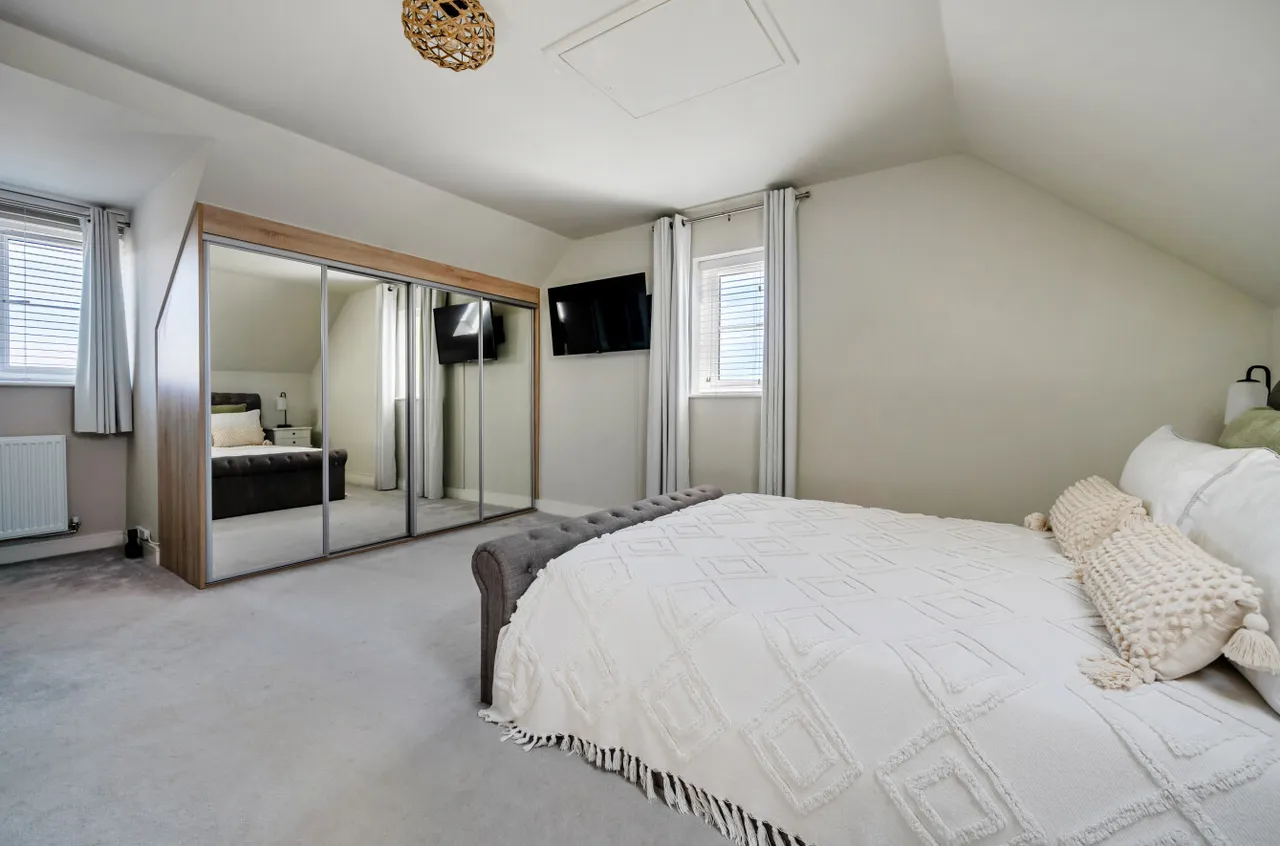 Hunstanton Drive, Binfield, Bracknell, Berkshire, RG42 4JA, photo 5
