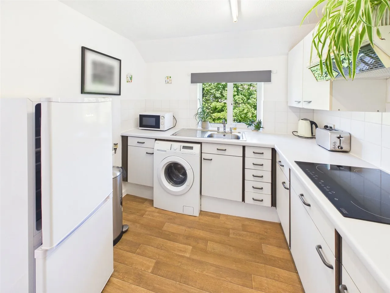 Chichester Close, Hampton, TW12, photo 5