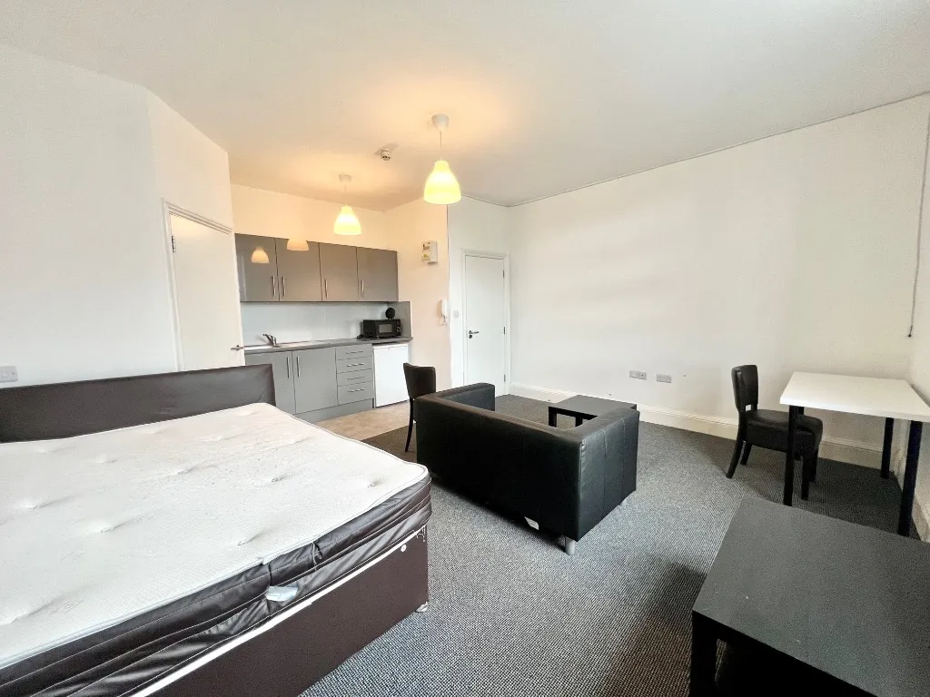 King Street, Newcastle-Under-Lyme, ST5, photo 10