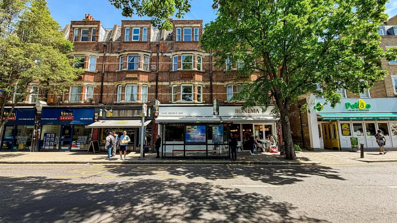 1 bed flat to rent — Silver Street, Enfield EN1 3EF