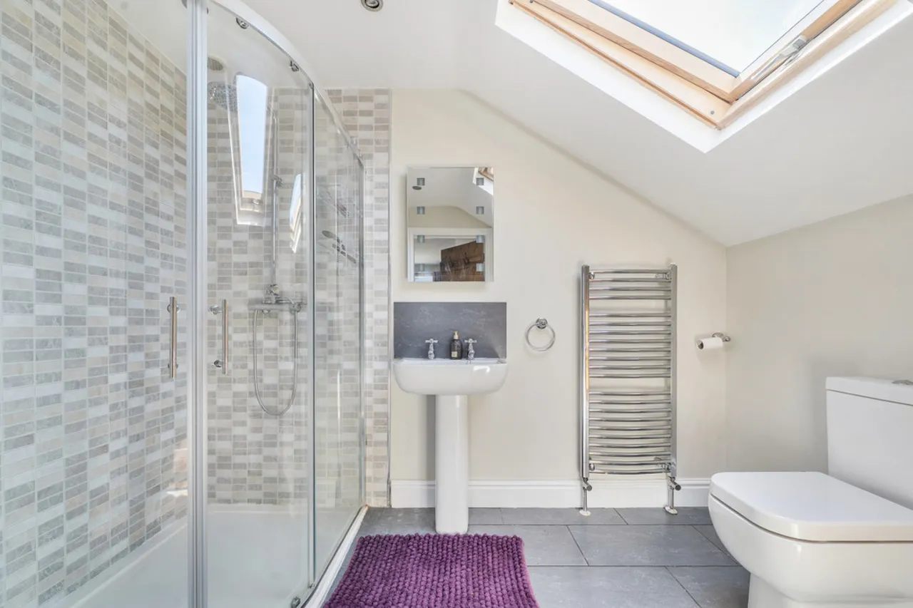 Ouseley Road, Wraysbury, TW19, photo 12