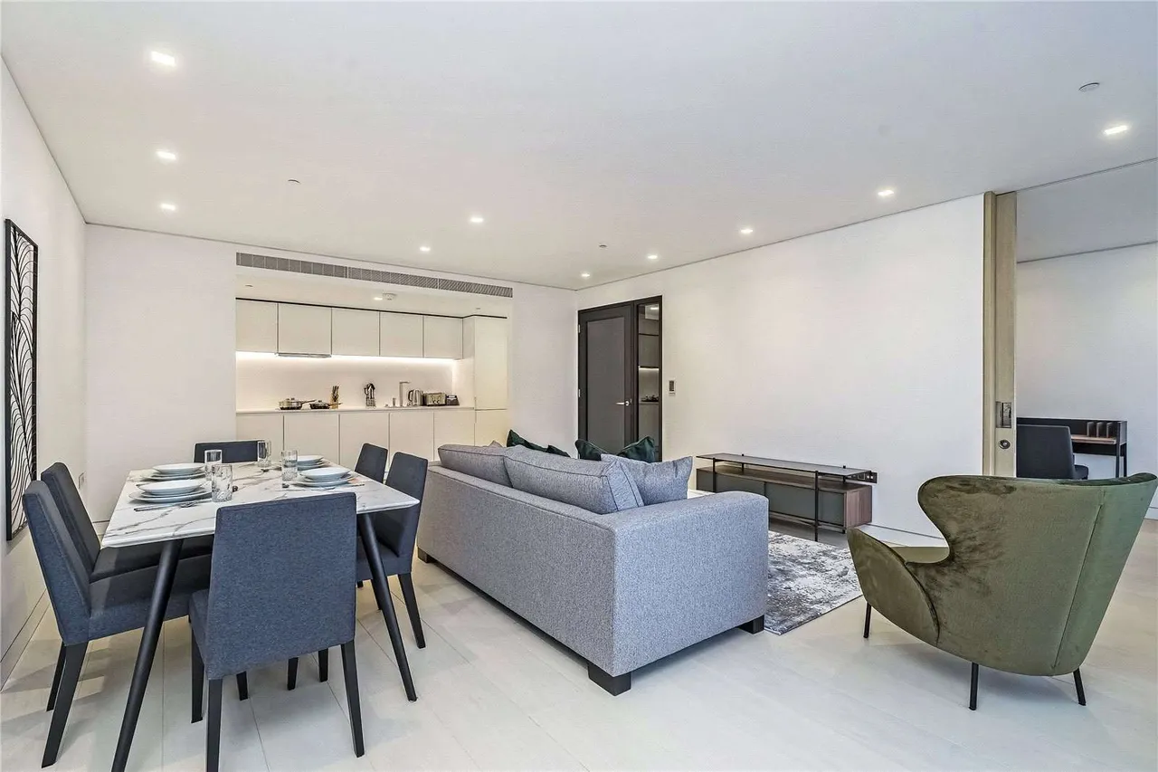 New Oxford Street, London, WC1A, photo 11