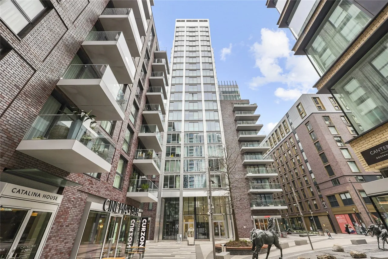 Piazza Walk, Aldgate, E1, photo 18