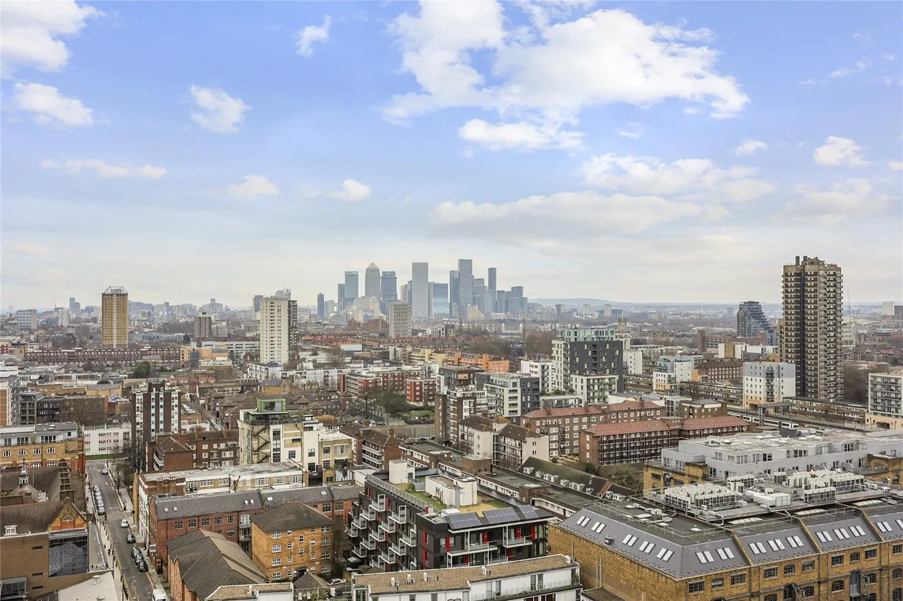 Piazza Walk, Aldgate, E1, photo 21
