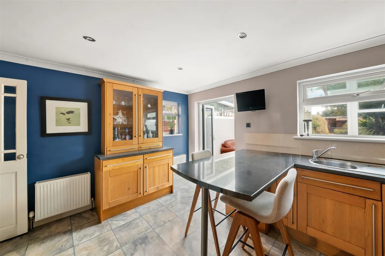 Pield Heath Avenue, Hillingdon, photo 10