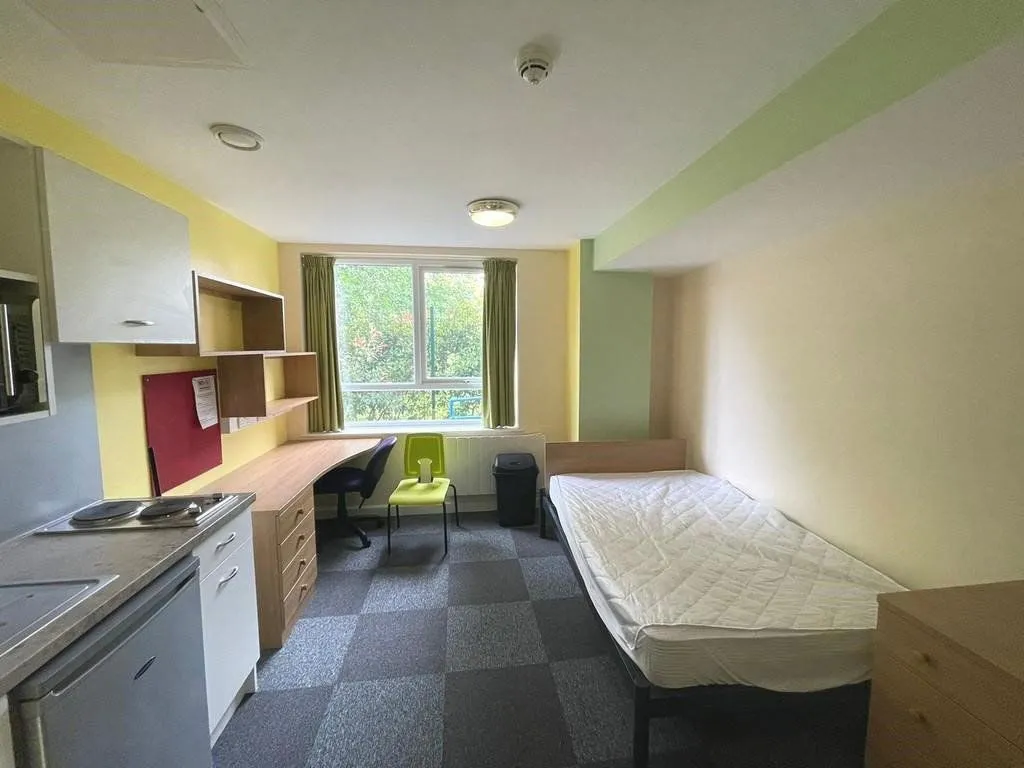 Viewings, B8, photo 2