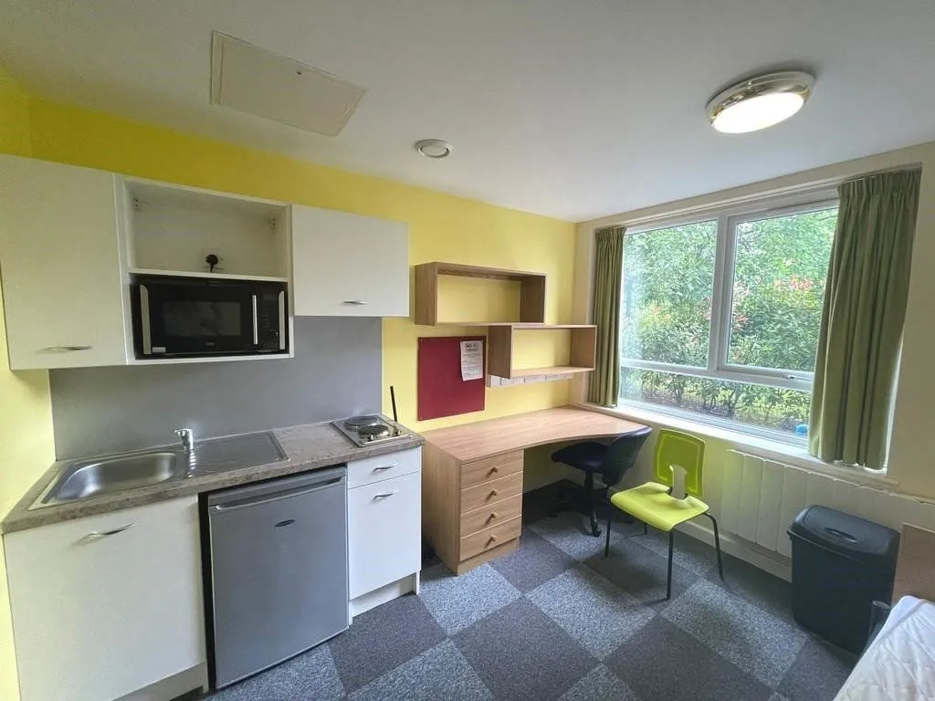 Viewings, B8, photo 4