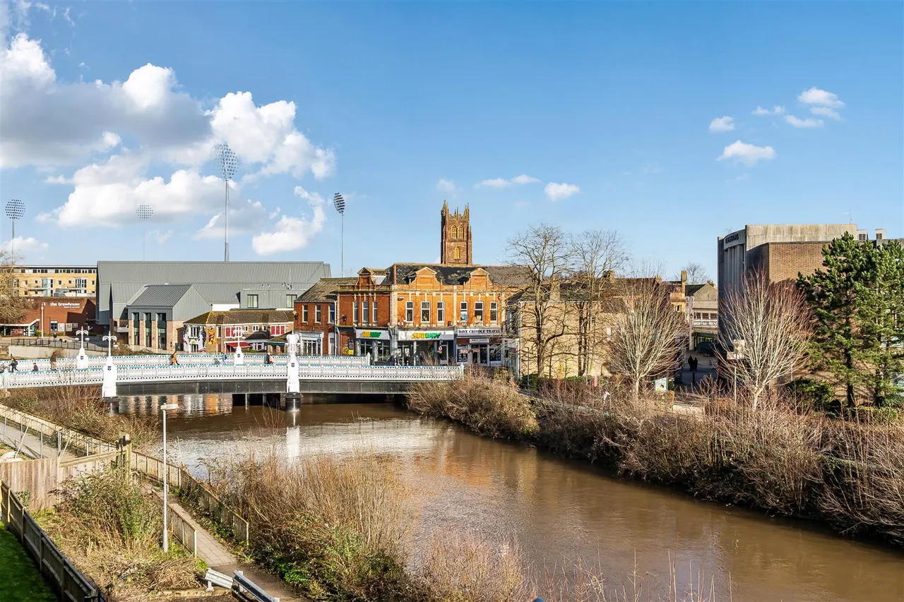 Tangier Way, Taunton, TA1, photo 11