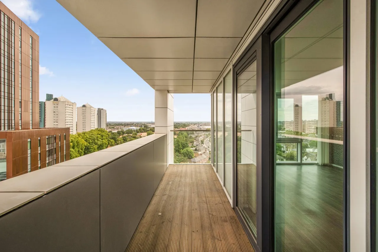Spectrum Way, London, SW18, photo 6
