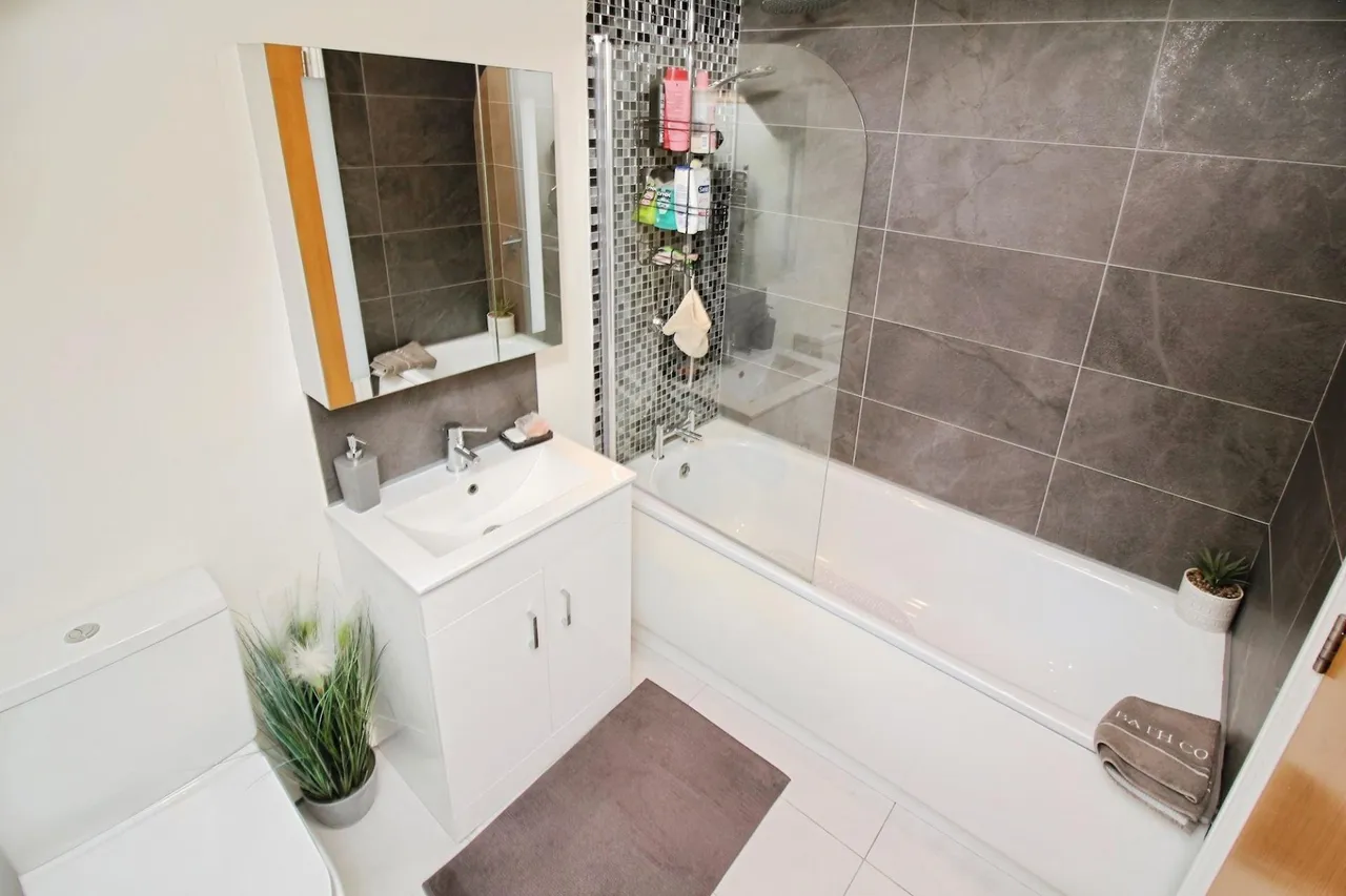 Edith Murphy Close, Birstall, LE4, photo 16