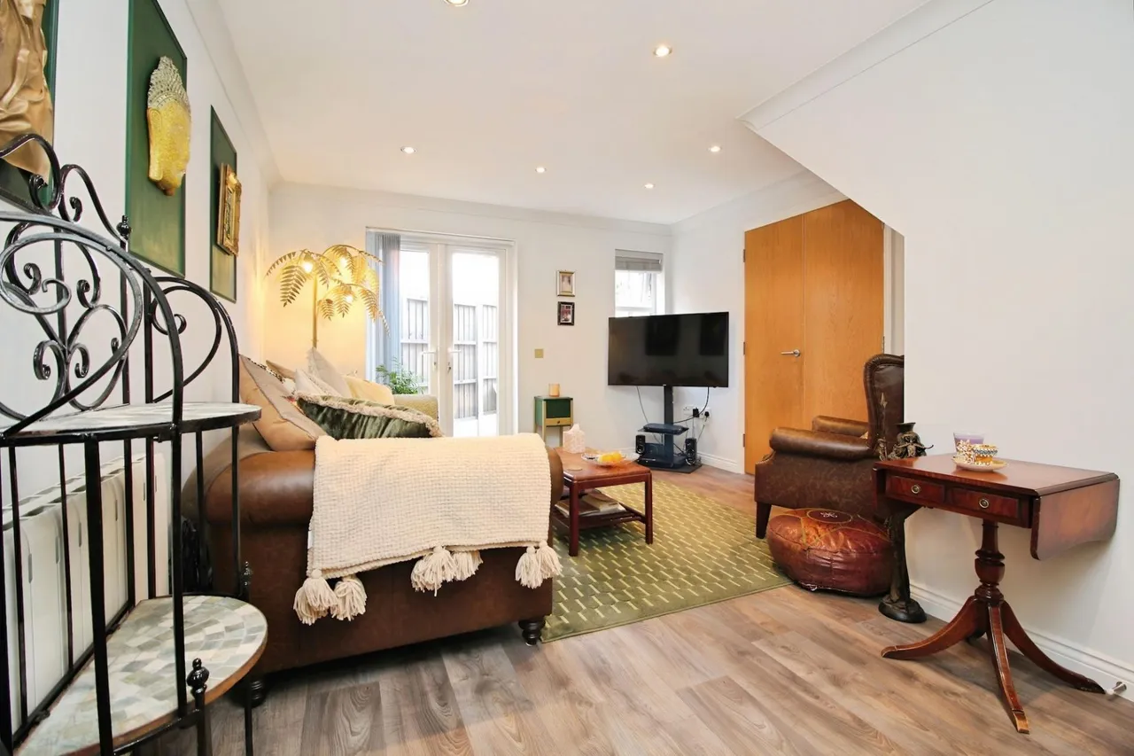 Edith Murphy Close, Birstall, LE4, photo 6