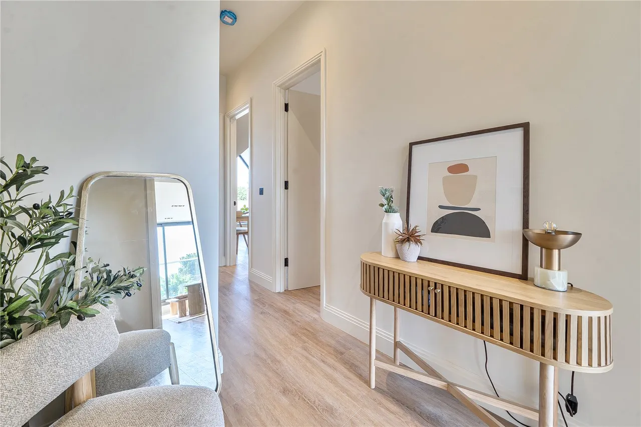 Creswick Road, London, W3, photo 9