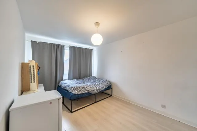 Regents Park Road, London, N3, photo 12