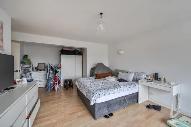 Regents Park Road, London, N3, photo 5