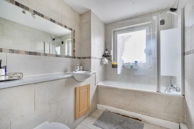 Regents Park Road, London, N3, photo 18