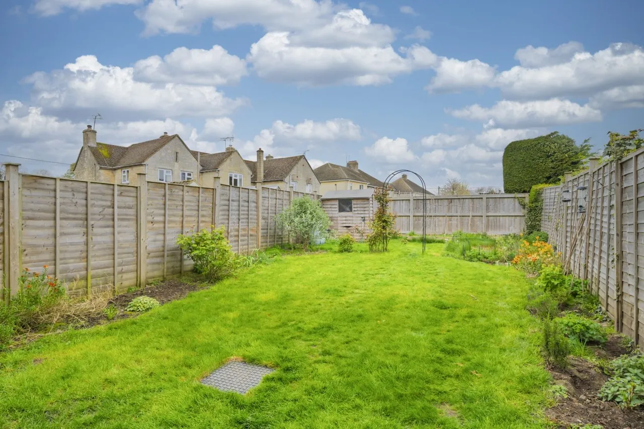 Bendy Bow, Oaksey, SN16, photo 10