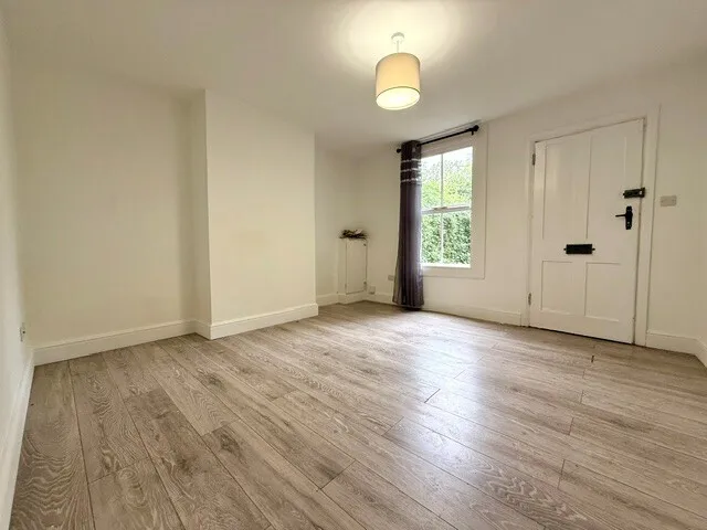 Manor Road, Chigwell, IG7, photo 2