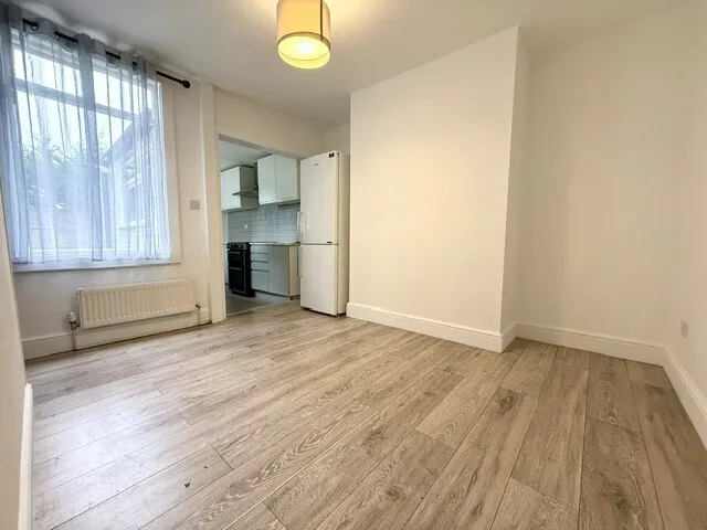 Manor Road, Chigwell, IG7, photo 7