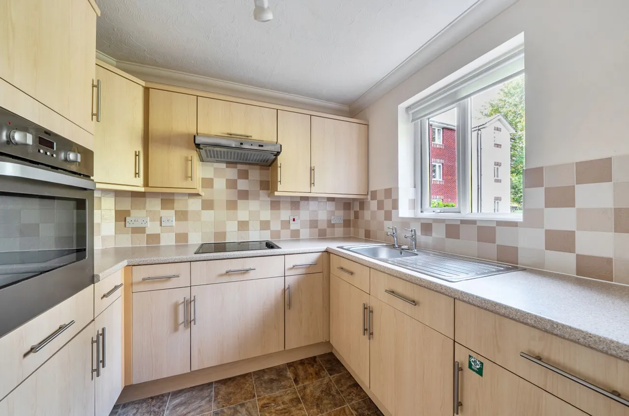 Spitalfield Lane, Chichester, PO19, photo 3
