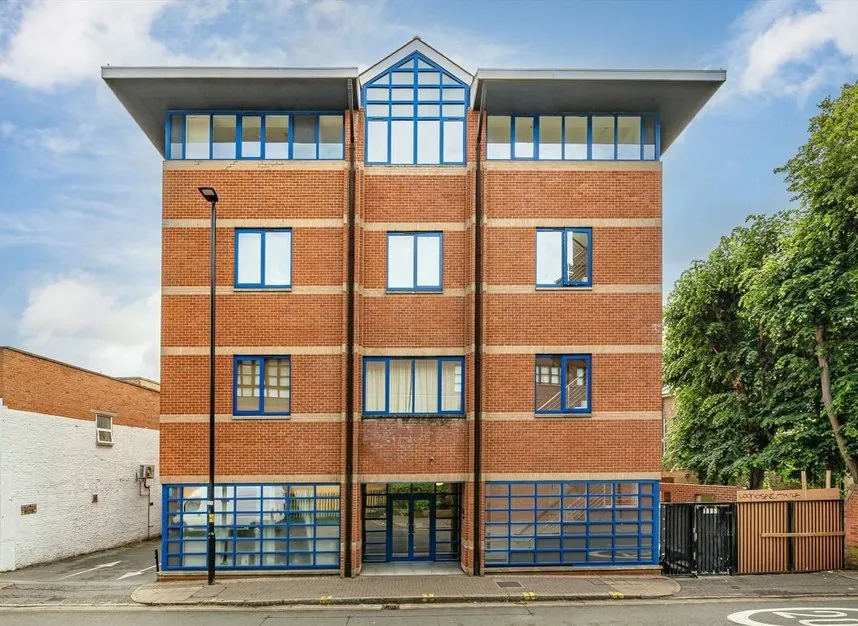 1 bed flat for sale — Douglas Road, Hounslow, TW3