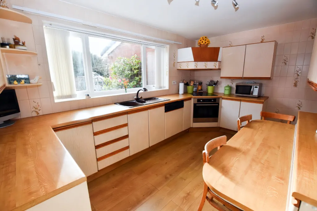 Holly Close, Market Drayton, photo 5