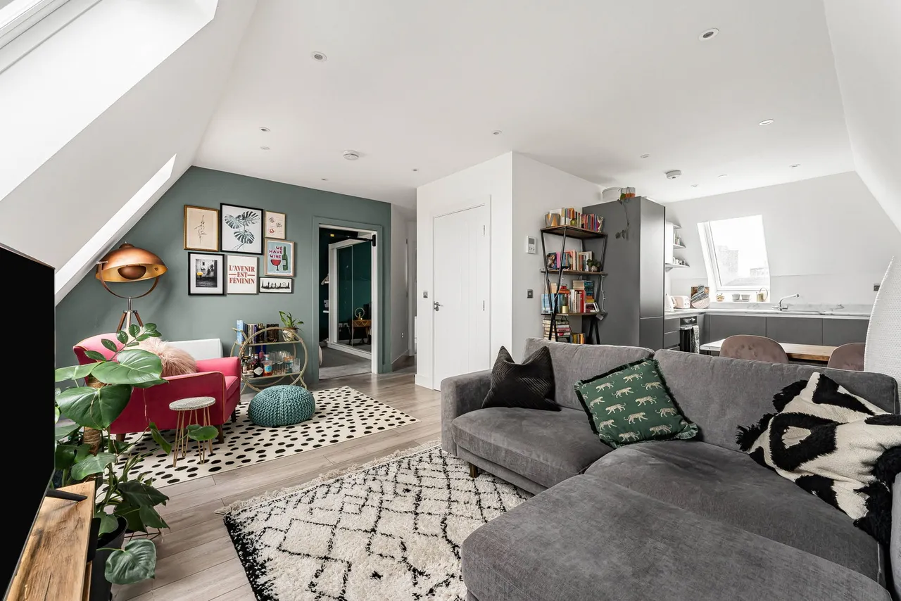 1 bed flat for sale — Benson Road, Croydon, CR0
