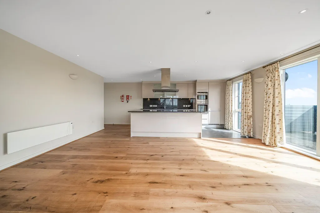 The Heart, Walton-On-Thames, KT12, photo 6