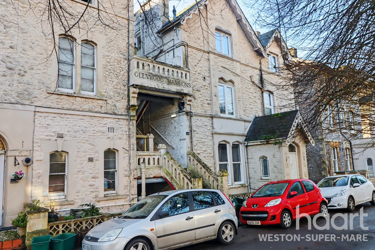 2 bed flat for sale, Shrubbery Avenue, Weston-Super-Mare, BS23
