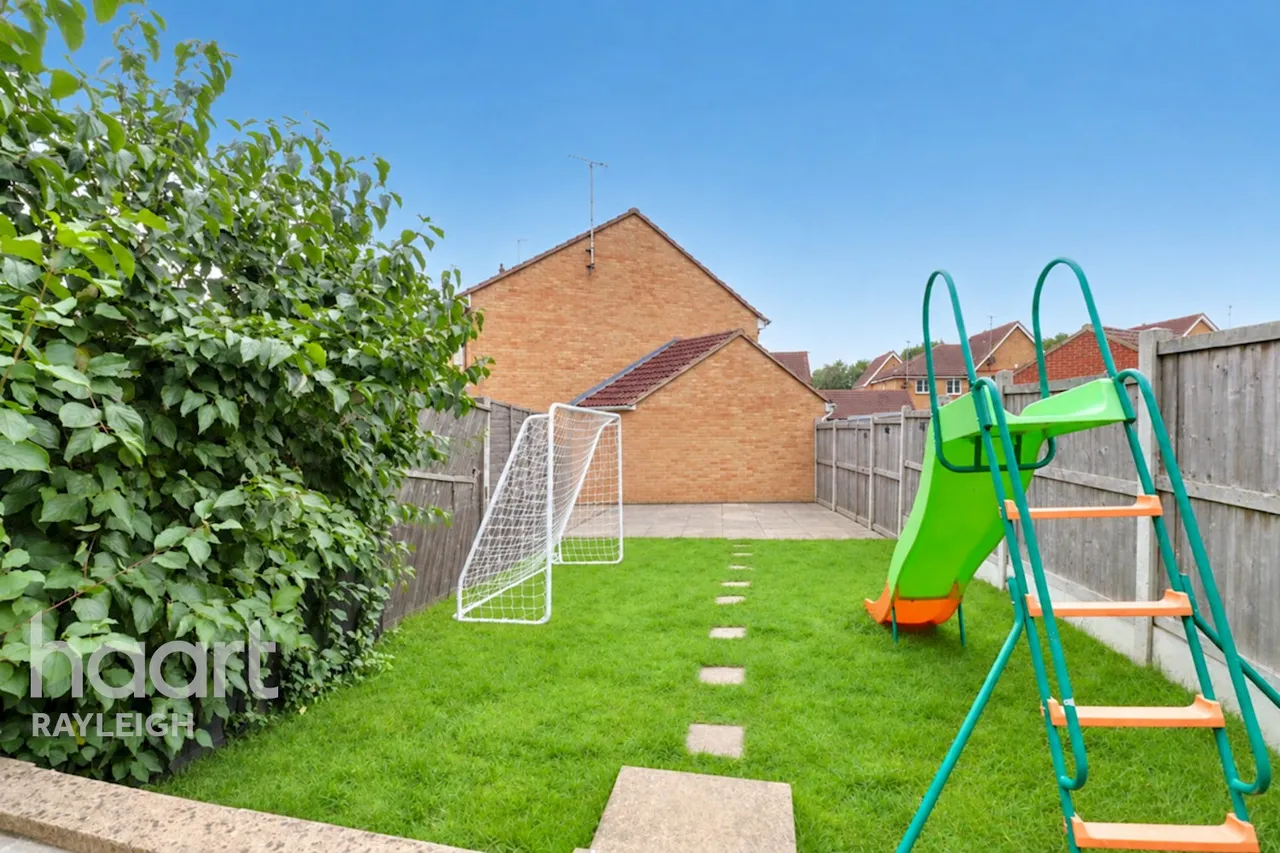 Heron Gardens, Rayleigh, SS6, photo 8