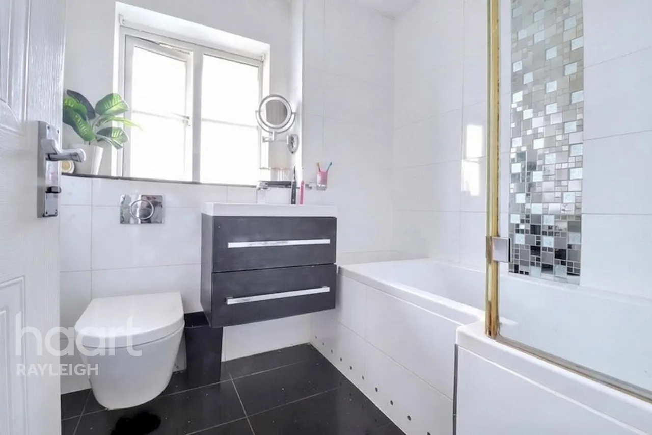 Heron Gardens, Rayleigh, SS6, photo 7