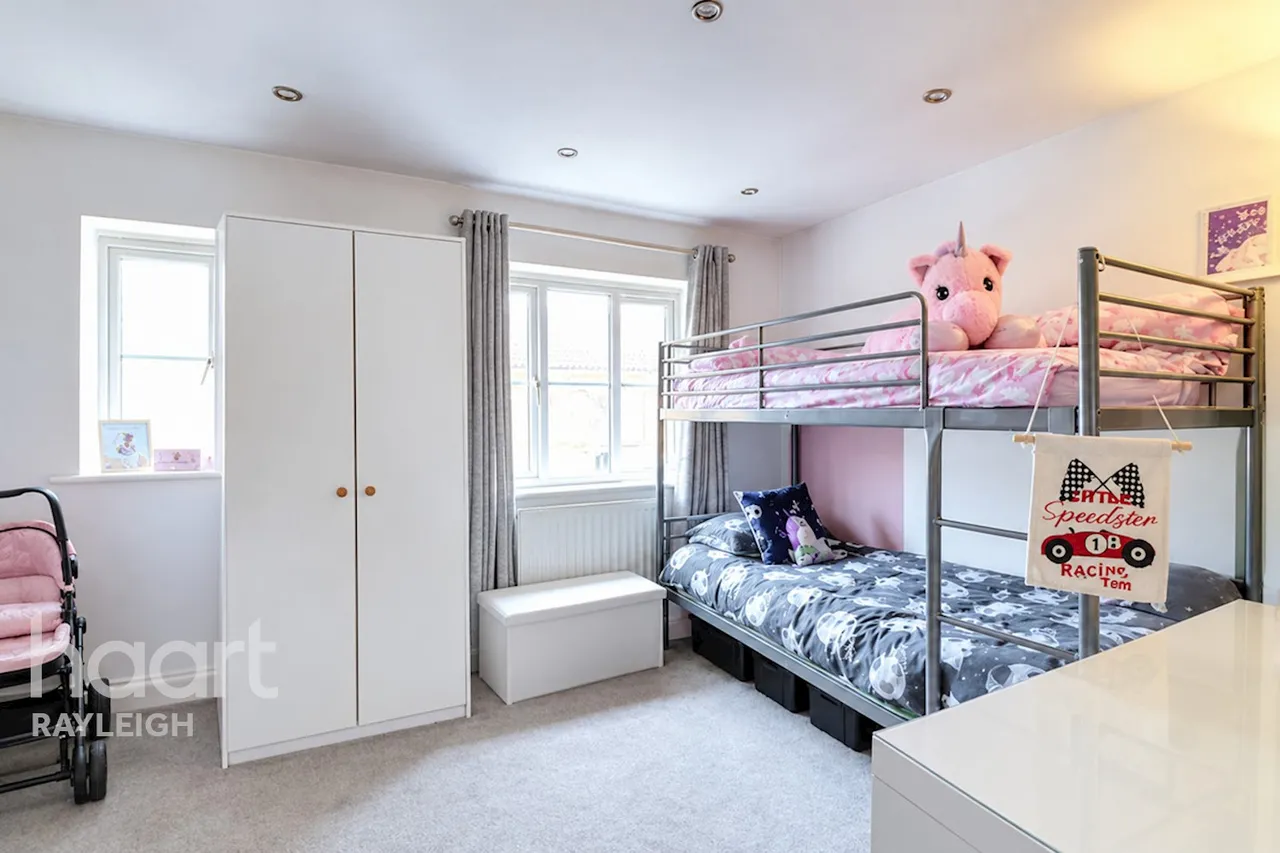 Heron Gardens, Rayleigh, SS6, photo 6