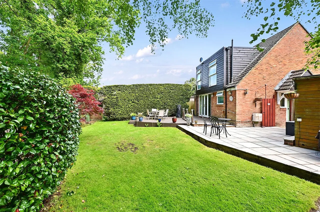 Wentworth Close, Ash Vale, Guildford, Surrey, GU12 5NB, photo 2