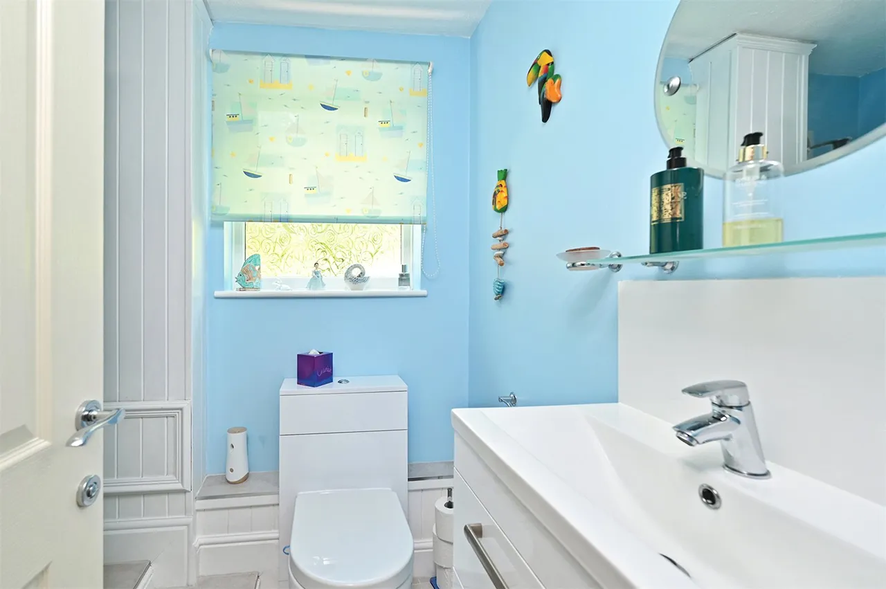 Wentworth Close, Ash Vale, Guildford, Surrey, GU12 5NB, photo 8
