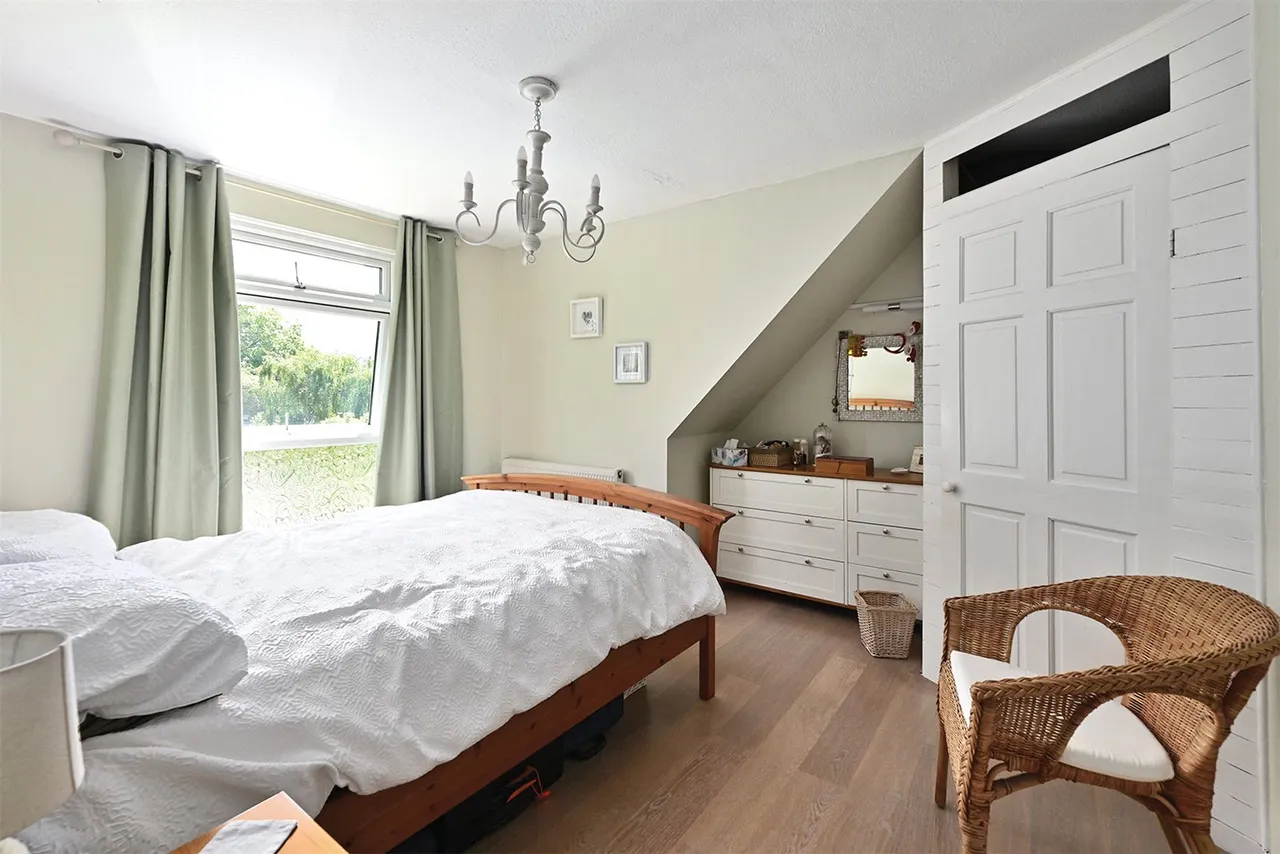 Wentworth Close, Ash Vale, Guildford, Surrey, GU12 5NB, photo 9