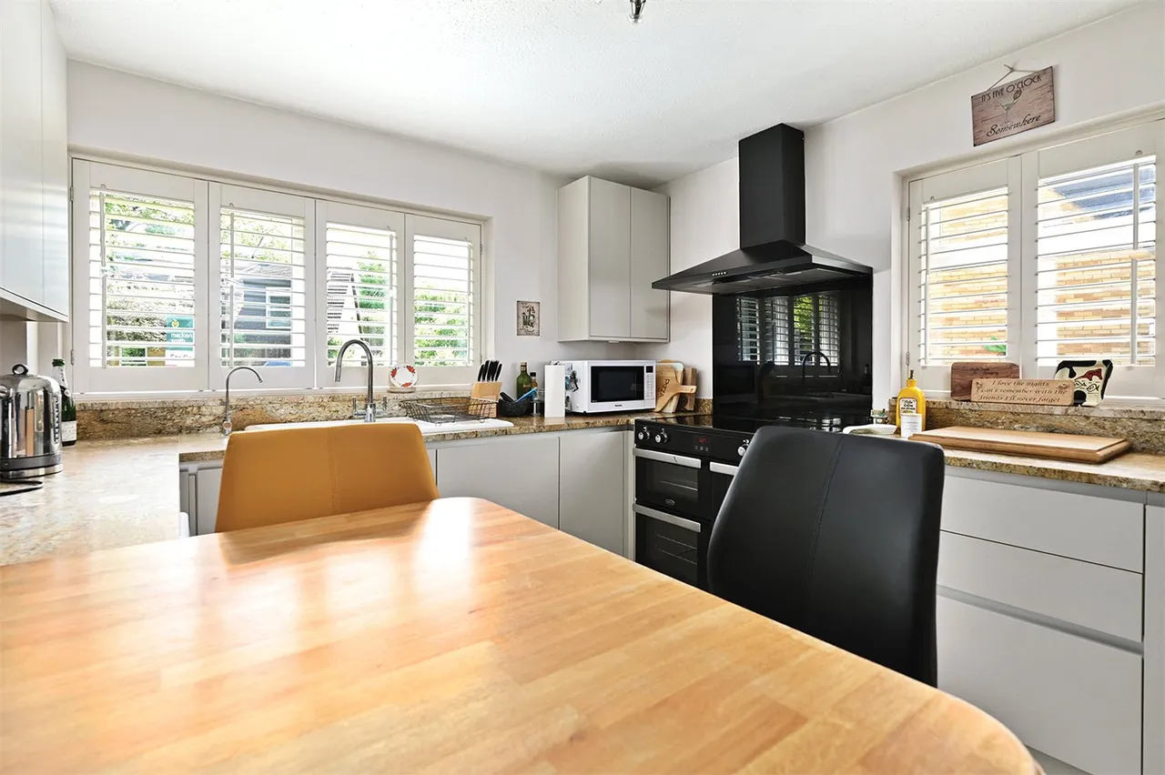 Wentworth Close, Ash Vale, Guildford, Surrey, GU12 5NB, photo 6