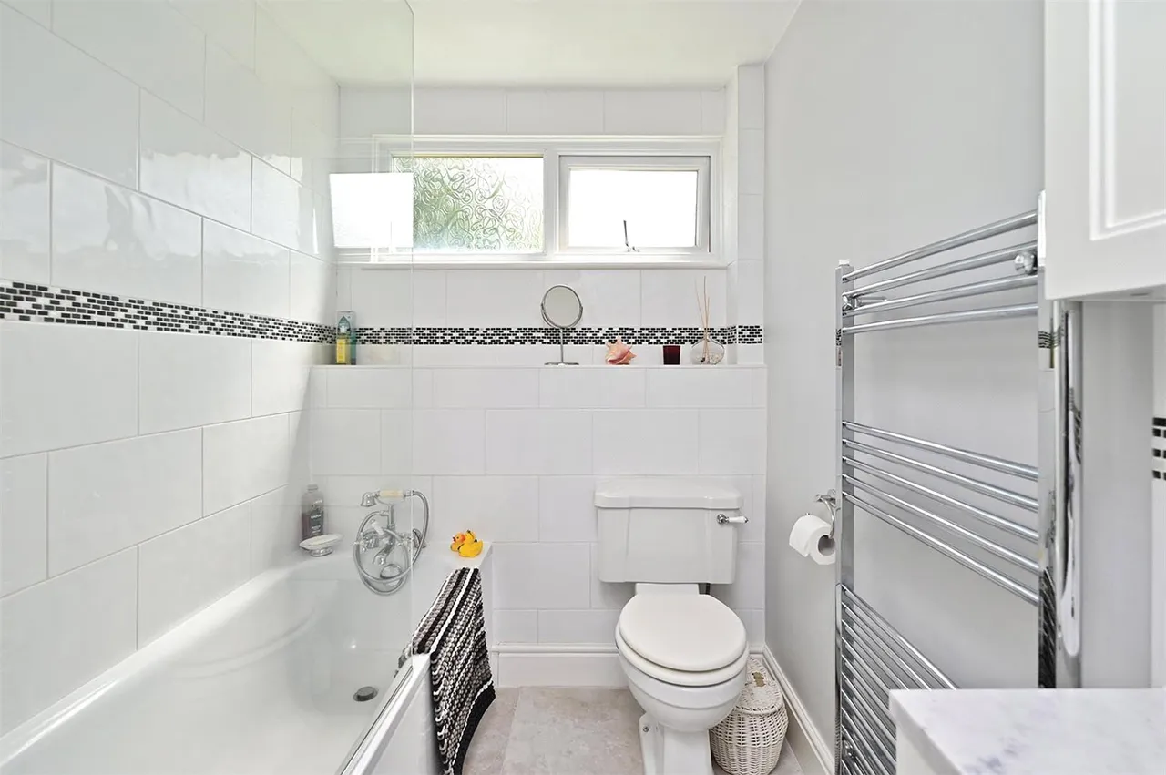 Wentworth Close, Ash Vale, Guildford, Surrey, GU12 5NB, photo 10