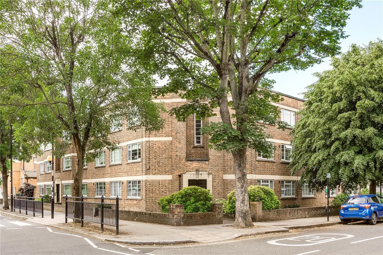 Bedford Road, London, W4, photo 10